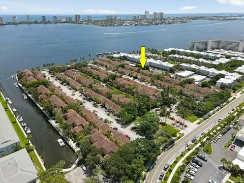 1030 Lake Shore Dr #101, Lake Park, FL 33403