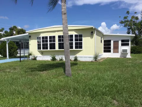 4 Desoto Ln, Port Saint Lucie, FL 34952