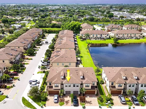 2784 Troubadour St, Palm Springs, FL 33406