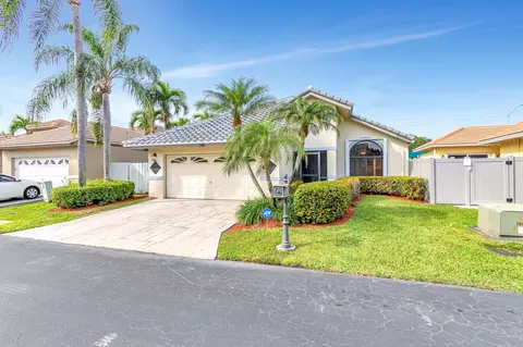 215 Disc Dr, Boynton Beach, FL 33436