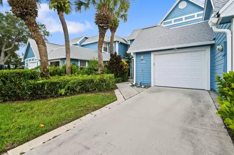 1102 Ocean Dunes Cir, Jupiter, FL 33477