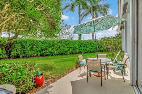 10704 Royal Caribbean Cir, Boynton Beach, FL 33437