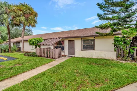 39 Via De Casas Norte, Boynton Beach, FL 33426