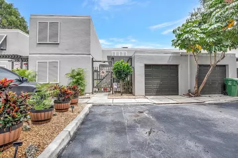 1641 NW 113 Ave, Pembroke Pines, FL 33026