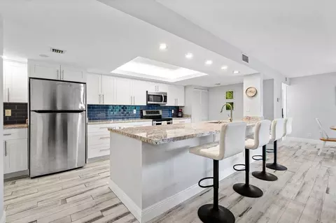 825 Egret Cir #210, Delray Beach, FL 33444