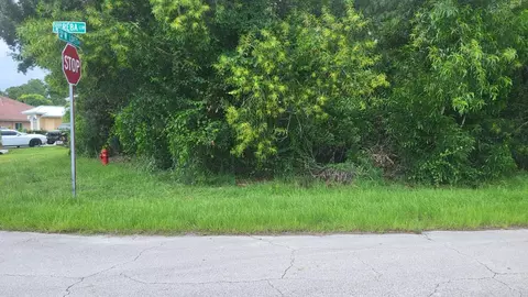 5284 NW West Lovett Cir, Port St Lucie, FL 34986