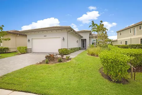 6643 Sparrow Hawk, West Palm Beach, FL 33412