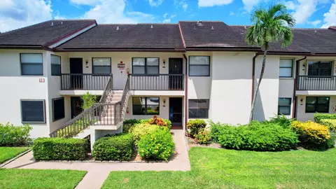 7585 Tahiti 102 Ln #102, Lake Worth, FL 33467