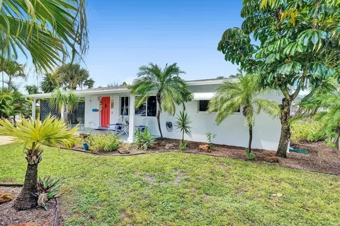 3 SE 11th St, Deerfield Beach, FL 33441