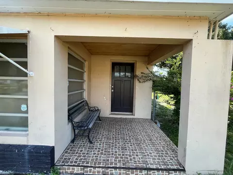 1010 S 7th St, Fort Pierce, FL 34950