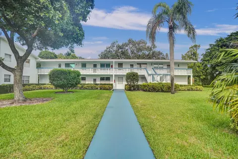 43 Oakridge E, Deerfield Beach, FL 33442