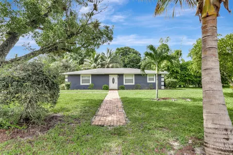 5140 NW 76th Pl, Pompano Beach, FL 33073