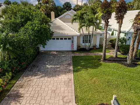 9111 Baybury Ln, West Palm Beach, FL 33411
