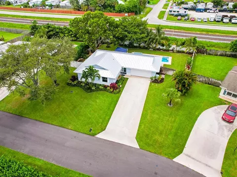 8652 SE Sandcastle Cir, Hobe Sound, FL 33455