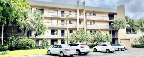 4820 Lucerne Lks W #401, Lake Worth, FL 33467