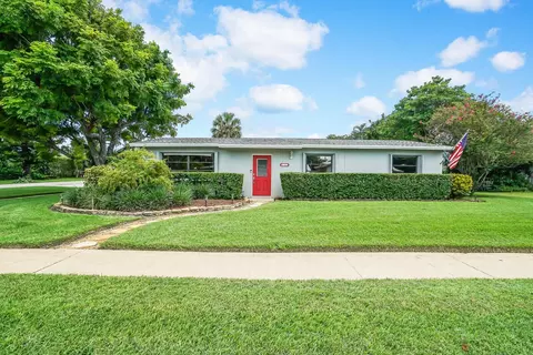 232 Henthorne Dr, Palm Springs, FL 33461