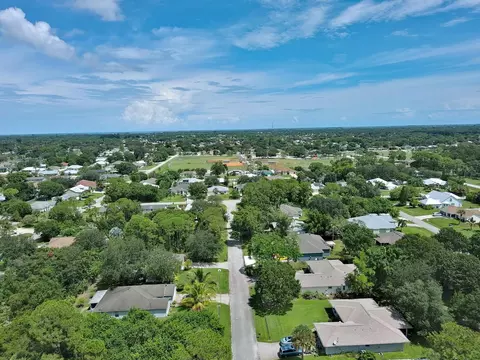 000 Newhall Ter, Sebastian, FL 32958