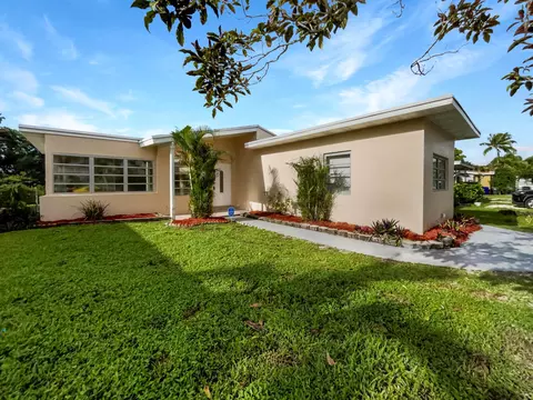 2714 Plunkett St, Hollywood, FL 33020