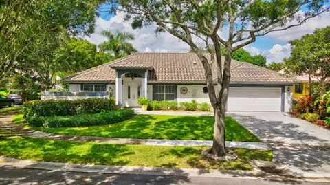 20549 Sausalito Dr, Boca Raton, FL 33498