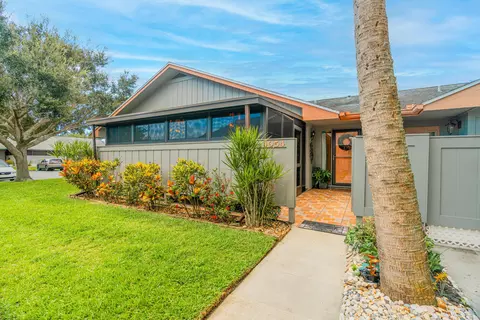 4054 NW Cinnamon Tree Cir, Jensen Beach, FL 34957