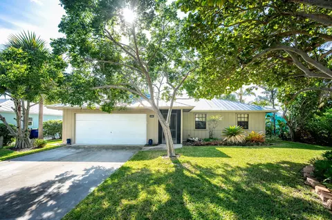 1805 Eucalyptus Ave, Fort Pierce, FL 34949