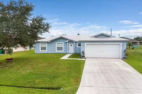 220 SW Aubudon Ave, Port Saint Lucie, FL 34984
