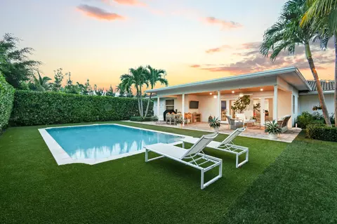 146 Worth Ct S, West Palm Beach, FL 33405