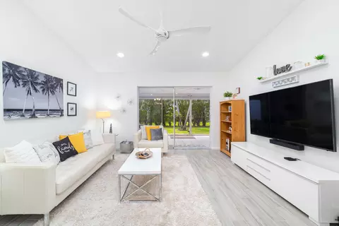 2641 Gately W #2304, West Palm Beach, FL 33415