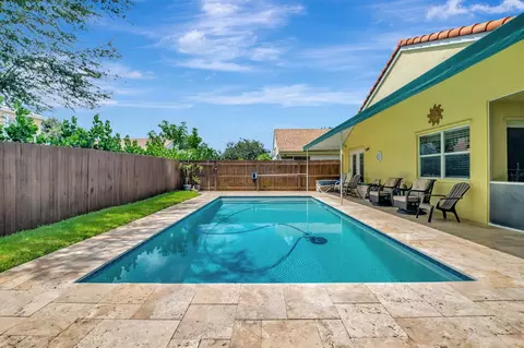 4050 Laurelwood Ln, Delray Beach, FL 33445