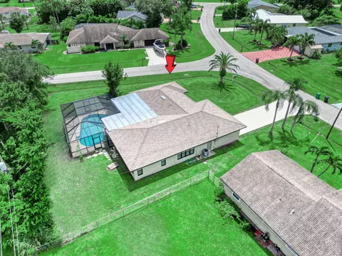 2467 SE Wishbone Rd, Port Saint Lucie, FL 34952