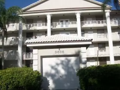 3636 Whitehall Dr #402, West Palm Beach, FL 33401