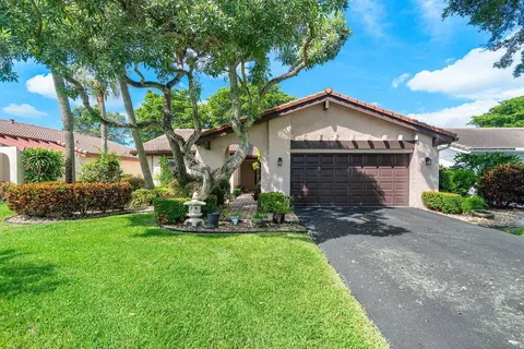 5565 Lakeview Mews Dr, Boynton Beach, FL 33437