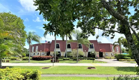 517 Holyoke Ln, Lake Worth, FL 33467