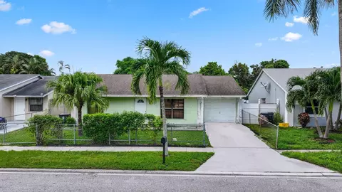 5863 Aurora Ct, Lake Worth, FL 33463