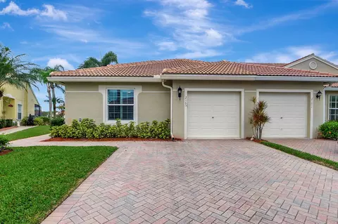 2165 Stonington Ter, West Palm Beach, FL 33411