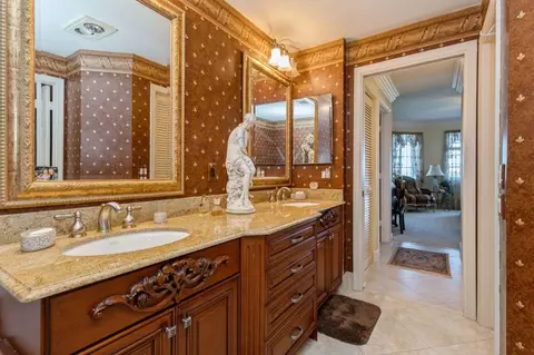 Bath - 17031 Boca Club 085a Blvd #085A, Boca Raton, FL 33487 photo 1 of 1