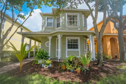 2147 SE Bell Isle Dr, Port Saint Lucie, FL 34952