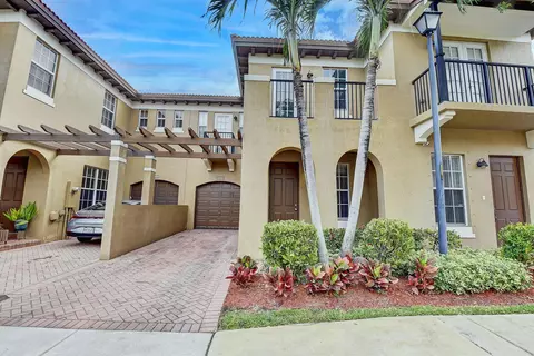 6854 Julia Gardens Dr, Coconut Creek, FL 33073