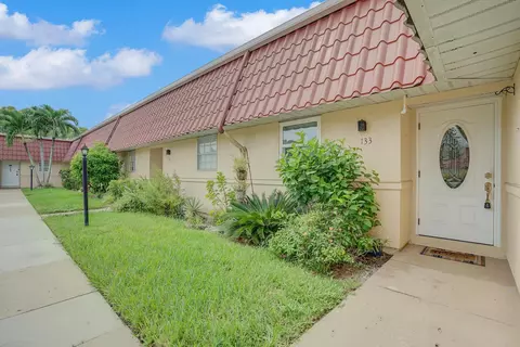 133 Amherst Ln, Lake Worth, FL 33467