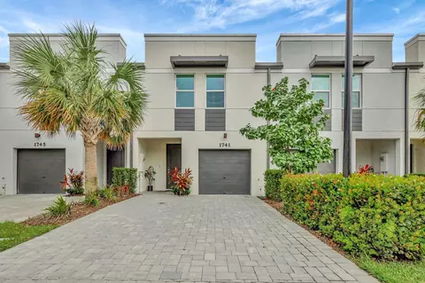 1741 Lindley St, West Palm Beach, FL 33407