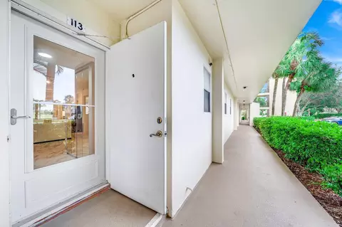 3951 Via Poinciana #113, Lake Worth, FL 33467