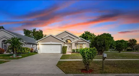 100 Pimlico Way, Royal Palm Beach, FL 33411