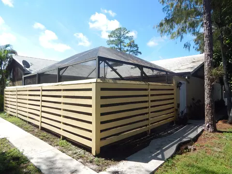 1251 Periwinkle Pl, Wellington, FL 33414