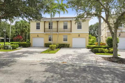 408 Capistrano Dr, Palm Beach Gardens, FL 33410
