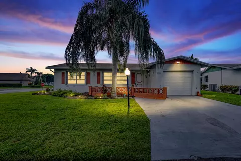 5126 Michael Drive Dr, West Palm Beach, FL 33417