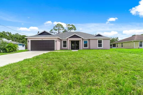 4690 Seagrape Dr, Fort Pierce, FL 34982
