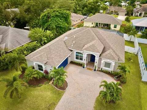 610 SE Daly Ct SE, Port Saint Lucie, FL 34984