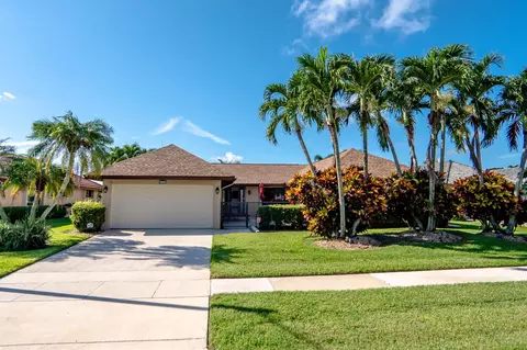 10468 Green Trail Dr N, Boynton Beach, FL 33436