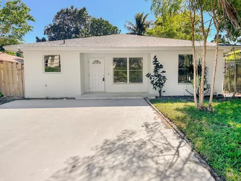 136 Reigle Ave, Delray Beach, FL 33444