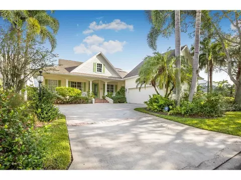 898 Carolina Cir SW, Vero Beach, FL 32962